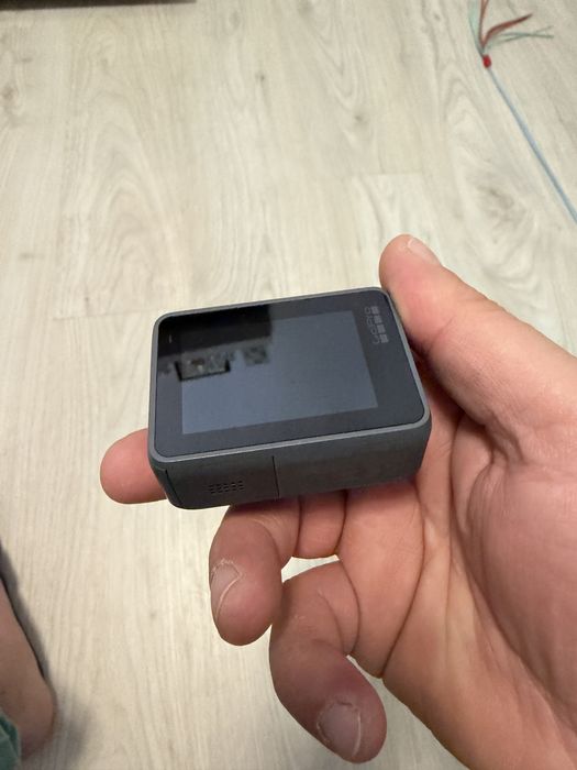GoPro 7 Silver arata foarte bine