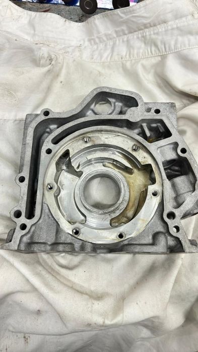 Маслены насос ауди C4 2.8