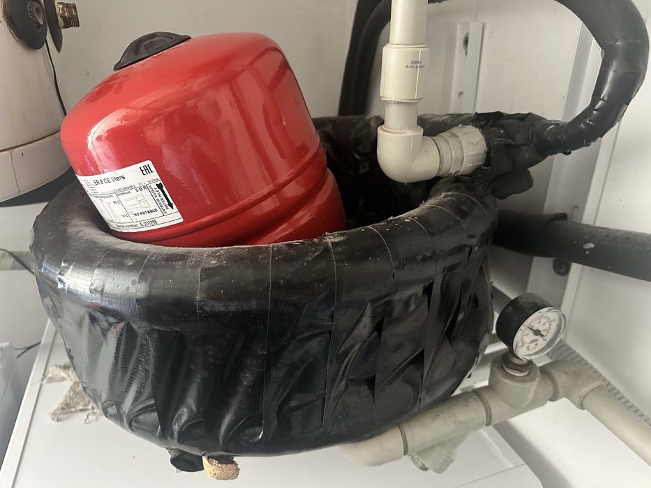 Продавам термопомпа въздух-вода