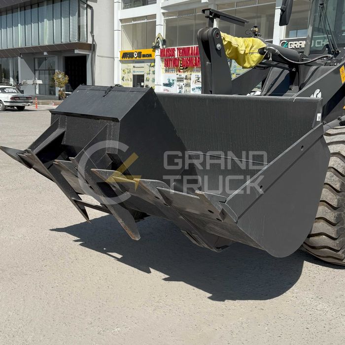 Фронтальный погрузчик XCMG ХС 936 1.8 м³ сотувда тайёр