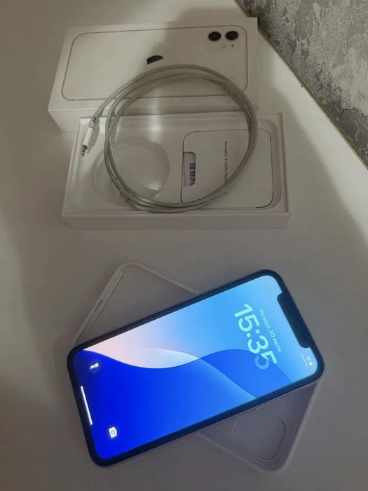 Продам iPhone 11 айфон 11