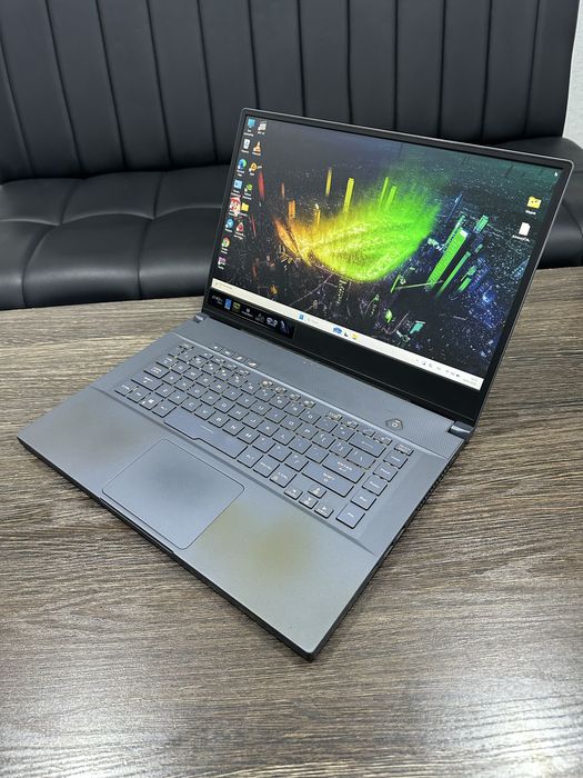 мощный 12-ядерный i7 ноутбук Asus Rog Strix, для работ с графикой, игр