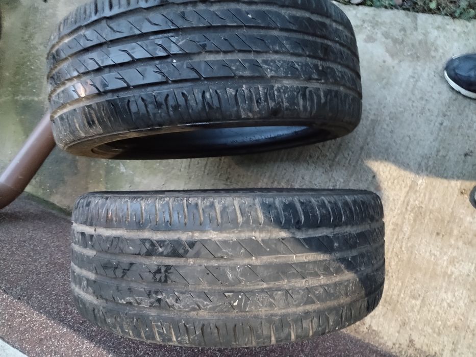Vând 4 cauciucuri 225/45/19 xl