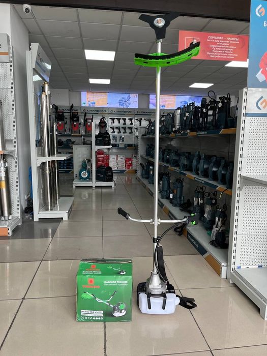 Триммер. Бензокоса. Травокосилка. Газонокосилка. Триммер бензиновый