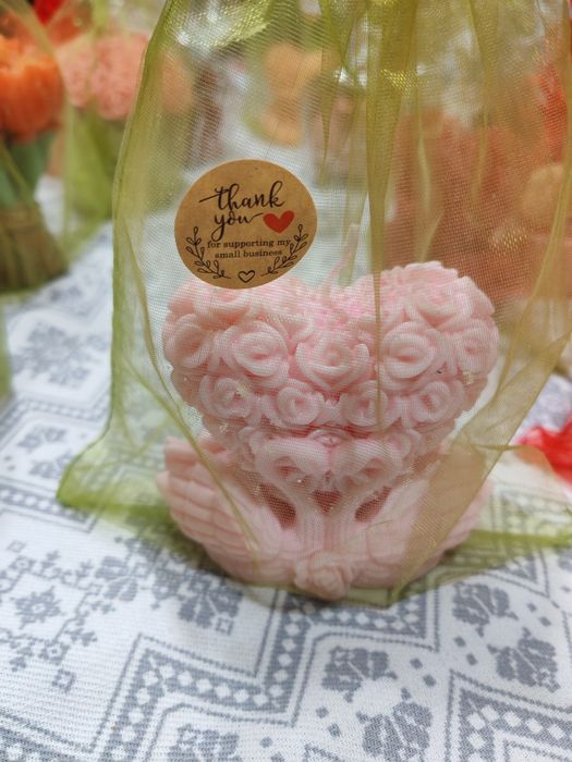 Vând martisoare ceara parfumata