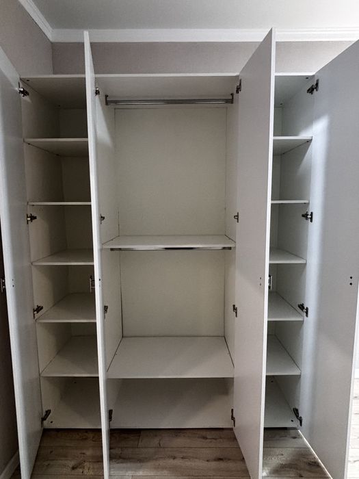 Продается вместительный шкаф