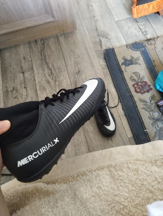 Продаю бутсы новый