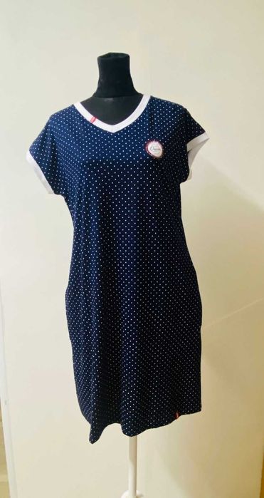 Продам женские платья