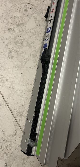 Șină Festool FSK 250 – retezare unghiulară, stare foarte bună