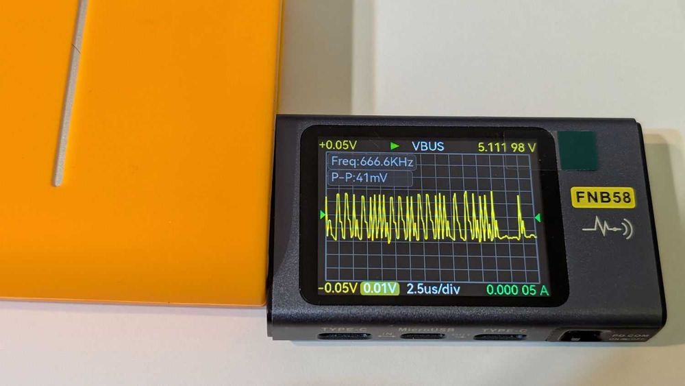 Fnirsi FNB58 USB-A și C Tester, voltmetru, ampermetru, trigger, riplu etc. Bluetooth și aplicații pentru PC și telefon