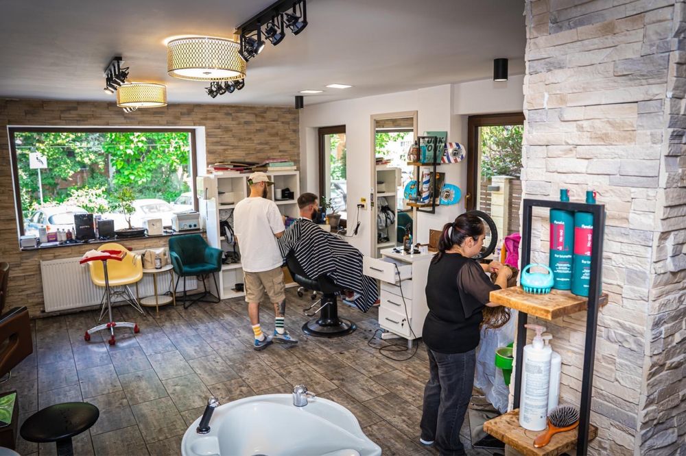 Inchiriere post coafura/frizerie