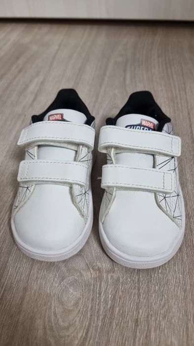 Încălțăminte Adidas copii -  impecabil