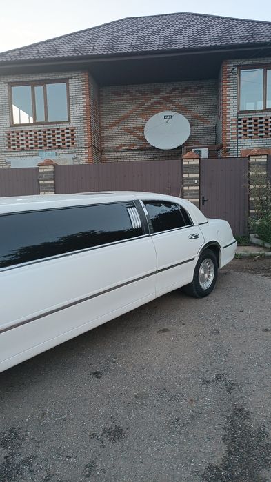 Запчасти б.у для Линкольн Таун Кар от 1992г-2006года