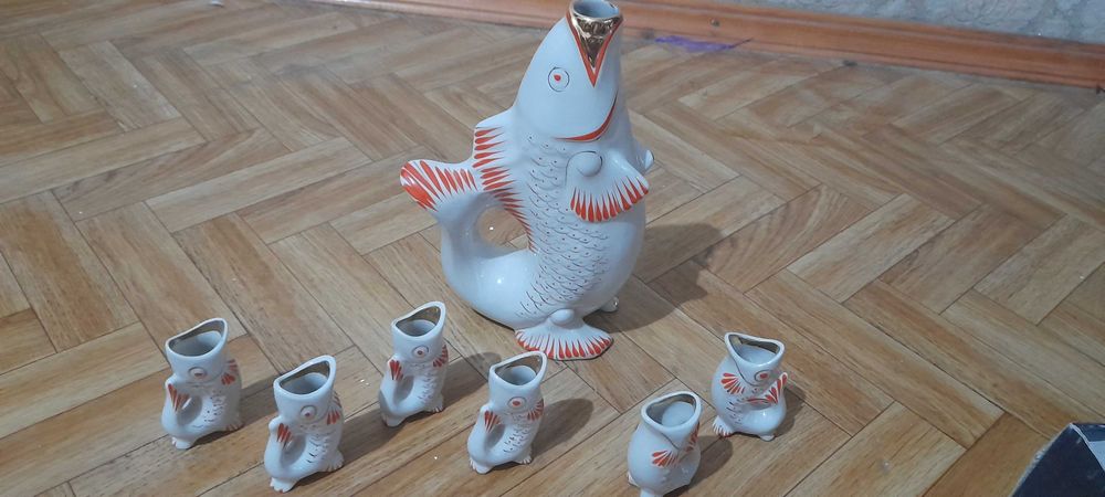 Советский Сервиз Рыбы. Графин и 6 рюмок.