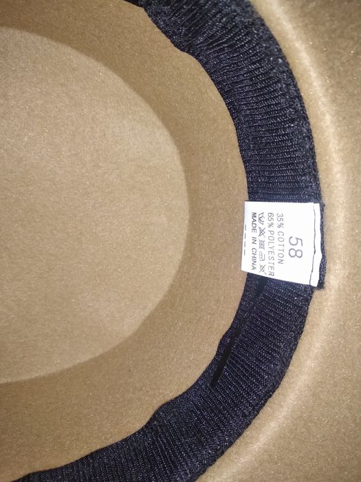 Продам бежевую шляпу