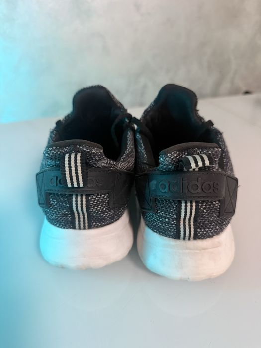 Летни бели маратонки и Adidas