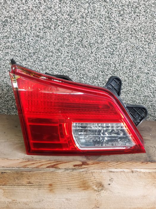 Фонари задние Subaru Outback BR