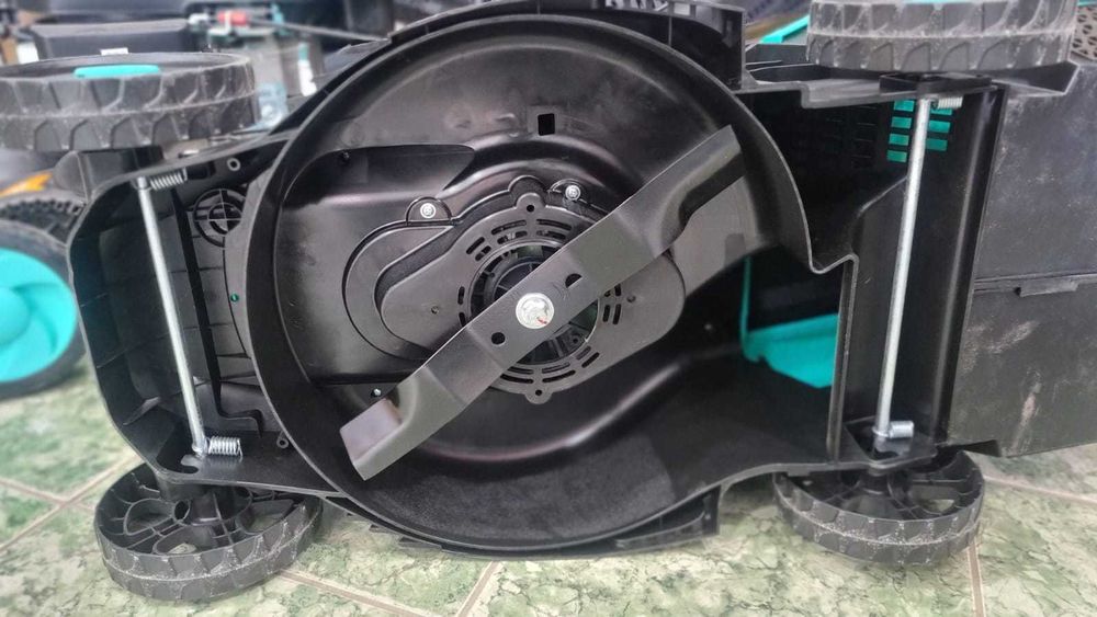 Электро и бензо газонокосилка