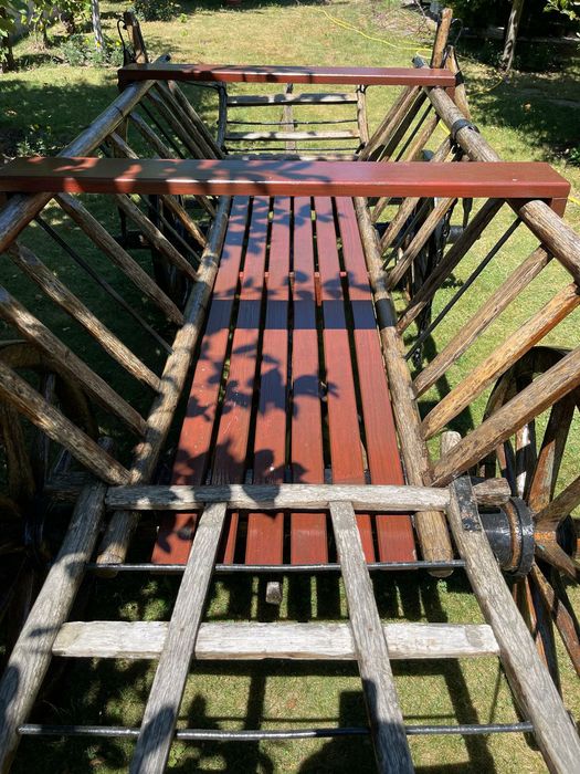 Căruța design foarte veche bine intretinuta