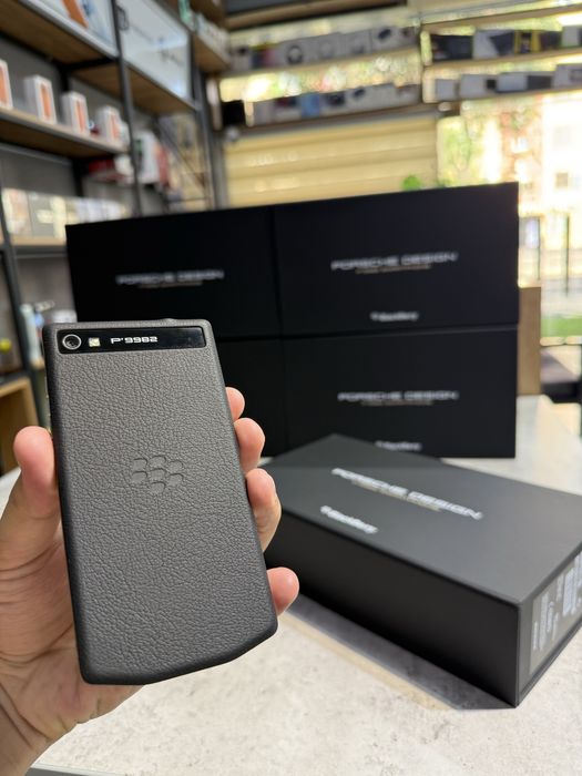 Black Berry P9982 new