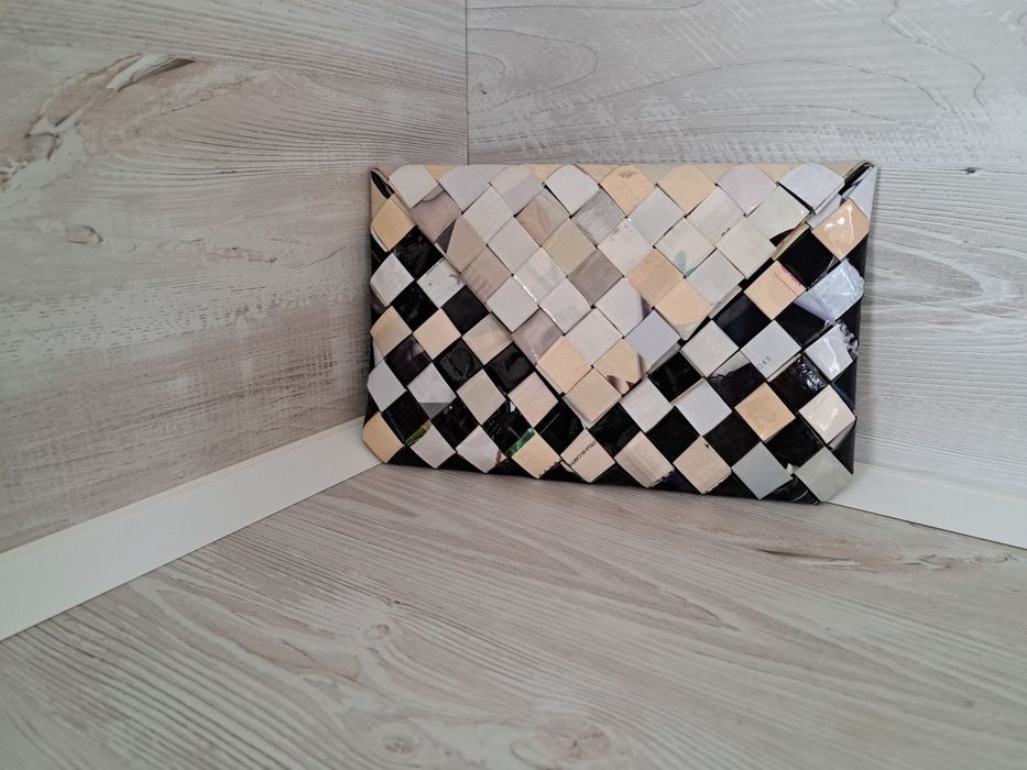 Plic/poseta din hartie de revista