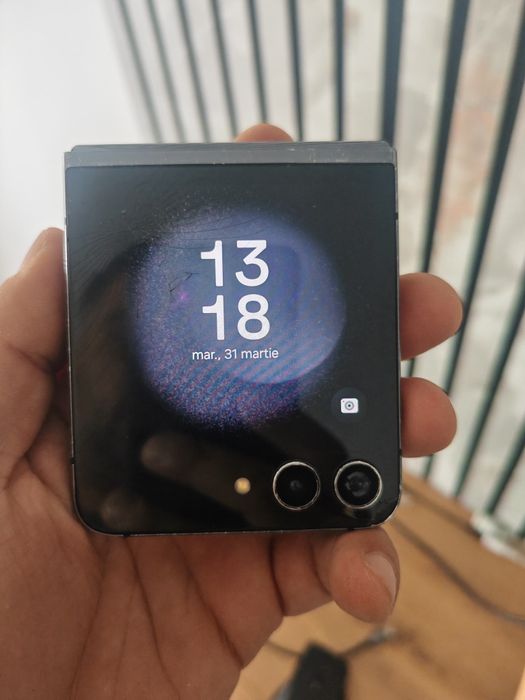 Samsung galaxy flip 5