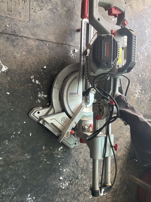 Пила торцовочная Crown