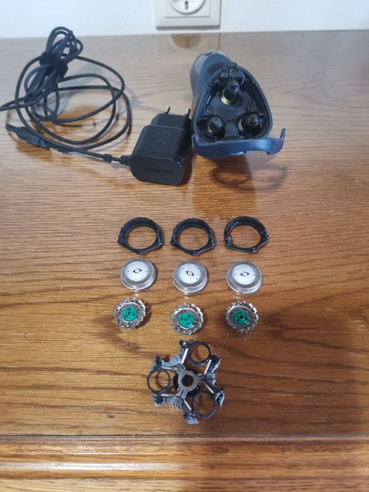 Aparat ras Philips PT 715 Olanda