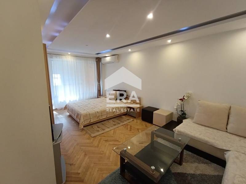 Продава се Двустаен апартамент в Варна, Младост 1 - 61 кв.м за 1338 €/кв.м - Снимка #1