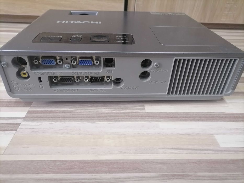 proiector hitachi ed x20