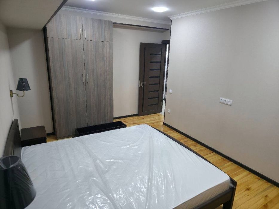 Продается 4х ком квартира, ориентир: Ц-4 массив Кашгар, 90м²