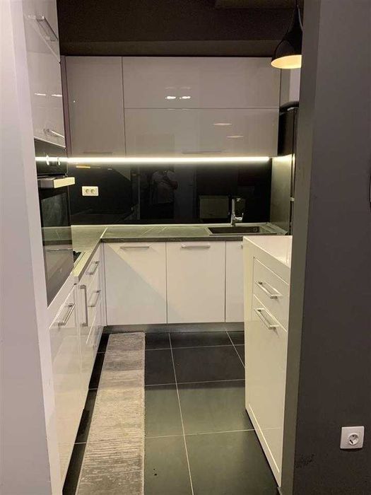 Дава се под наем Двустаен апартамент в Бургас, Славейков - 58 кв.м за 204 € - Снимка #2