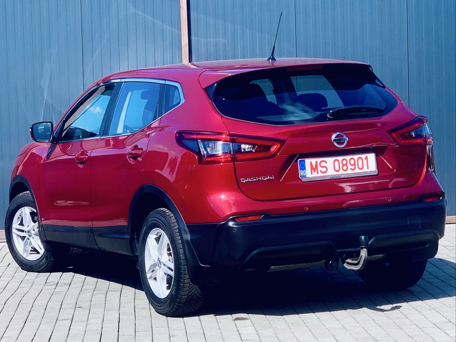Nissan Qashqai I.2 Automatik * 2OI8 * Garantie * Android * Distronic * Navigatie * Carlig * Scaune incalzite *