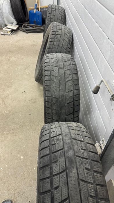 Продам зимные шины Yokohama R17