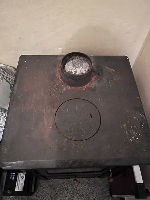 Камина Прити на дърва