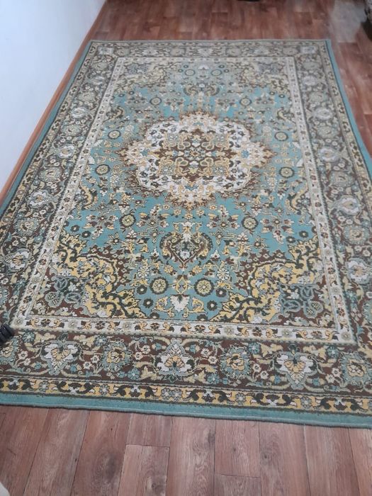 Кілем  палас  сатылады.