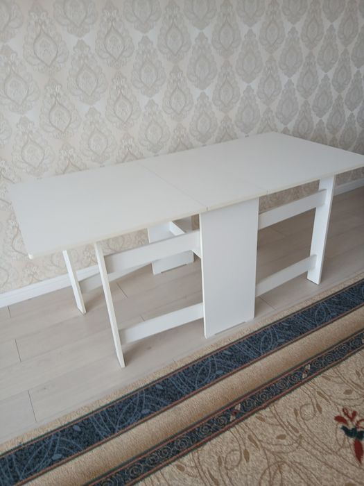 Продам стол книжка