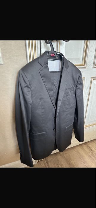 Костюмы мужские
