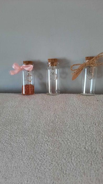 Стъклени шишенца ,Подаръче за вашите гости за повод.