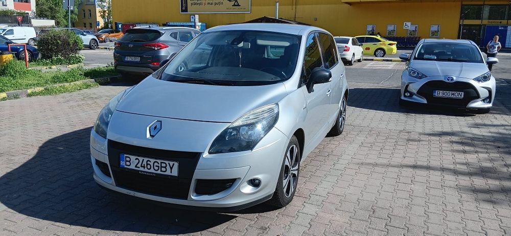 RENAULT Scenic 2012