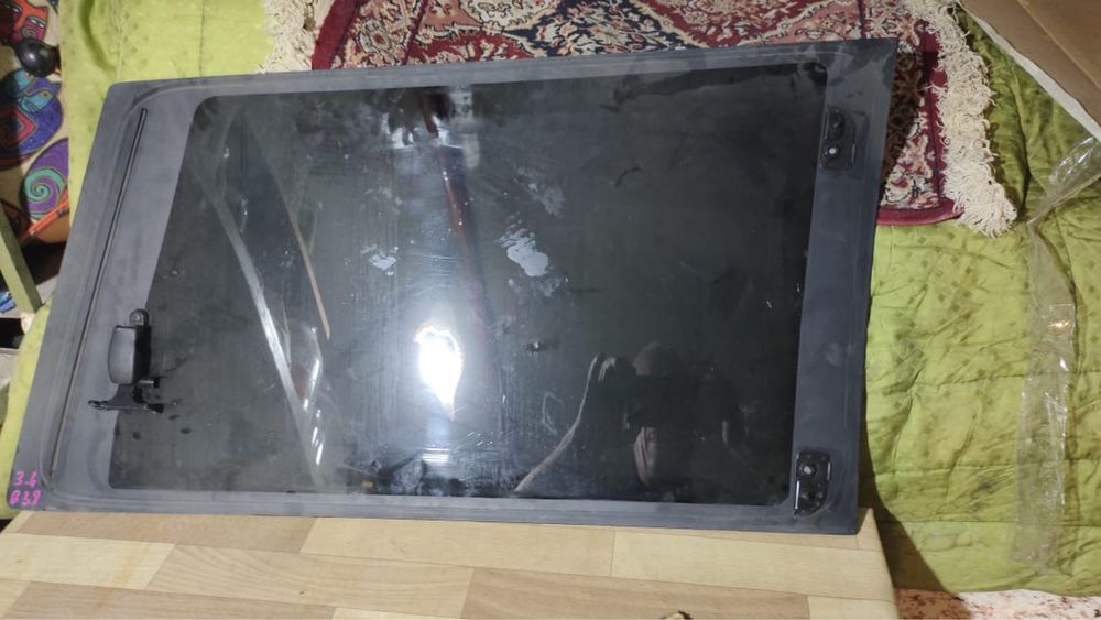 Продам стекло на автомобиль