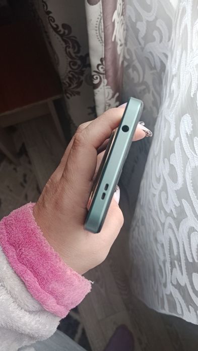 Продается телефон POCO С61