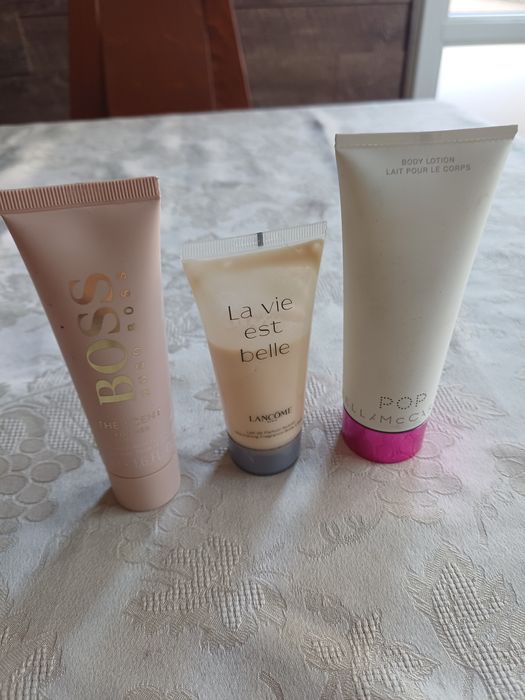 Оригинални дамски лосиони и душ гелове