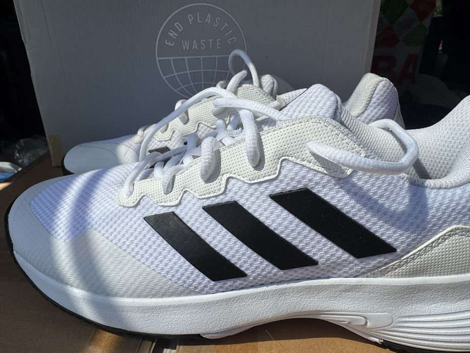 Продавам маратонки за тенис на корт Adidas Gamecourt 2