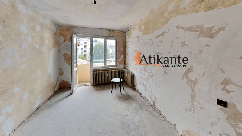 Продава се Тристаен апартамент в София, Център - 80 кв.м за 3500 €/кв.м - Снимка #1