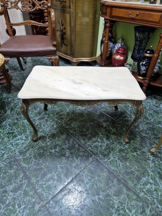 Страхотна английска бронзова белгийска масичка с мраморен плот