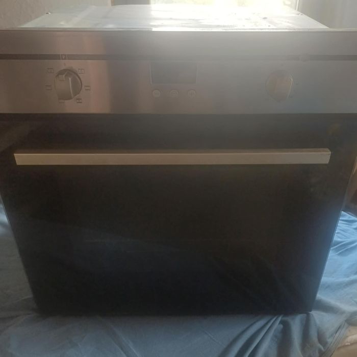 Продавам фурна за вграждане много е хубава