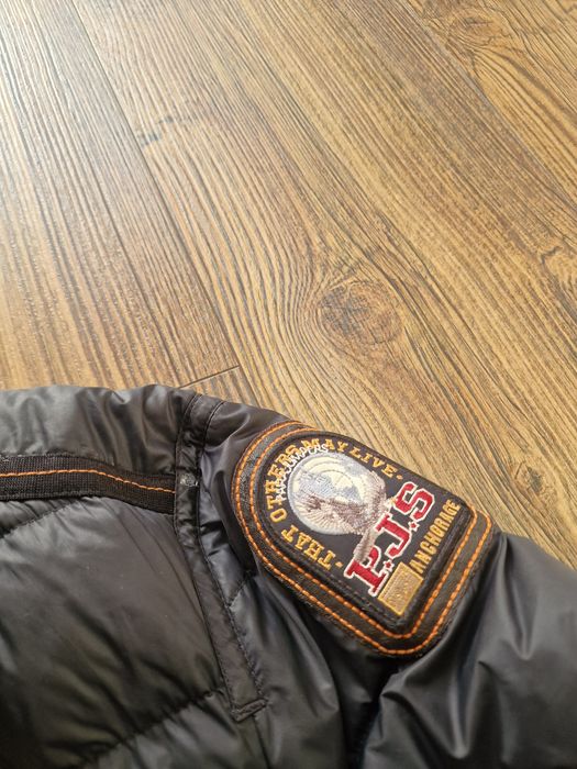 Страхотно  мъжко пухено яке PARAJUMPERS размер L