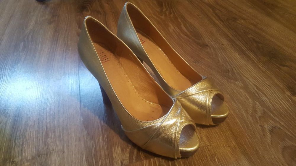 Pantofi piele deosebiti