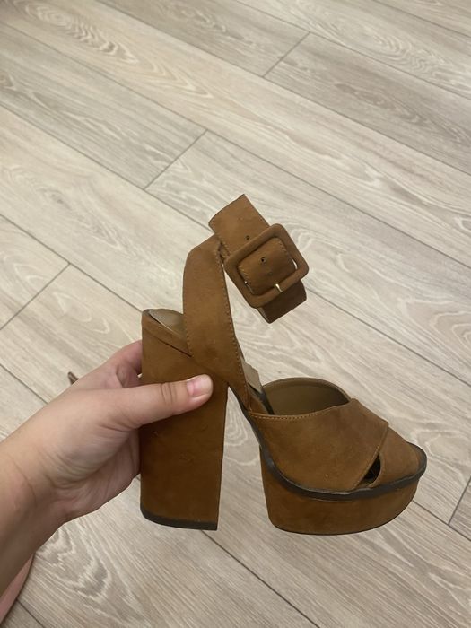 Босоножки -нубук  ZARA